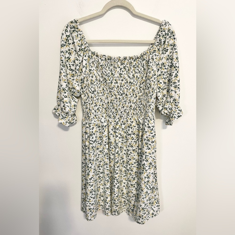 WAYF Ditsy Floral Mini Dress With Smocked Chest/Back. Puff Short Sleeves. Size L